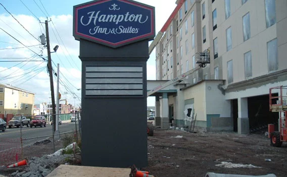 Hampton Inn Pylon